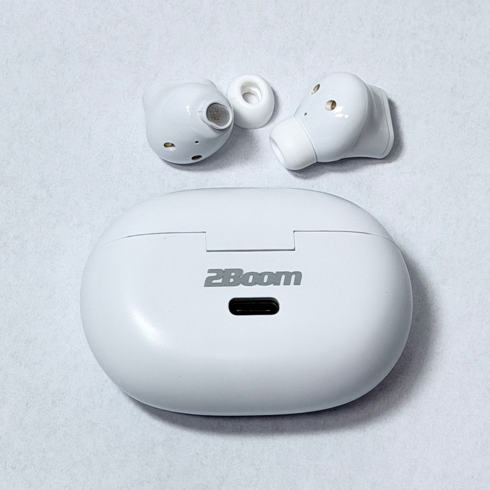 2Boom Wireless Bluetooth Earbuds with USB-C Charging Case White In-Ear TWS